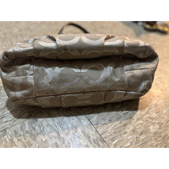 Coach Madison Op Art purse - Picture 6 of 8